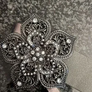 Gorgeous belt buckle on 36 (to last hole) coppery color belt. 1.5 inches wide. unbranded | Accessories | Gorgeous Belt Buckle On 36 To Last  main image 3
